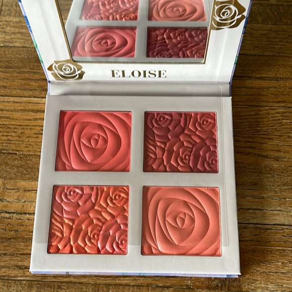 SECRET GARDEN 3D BLUSH N GLOW PALETTE NEW - Picture 6 of 8